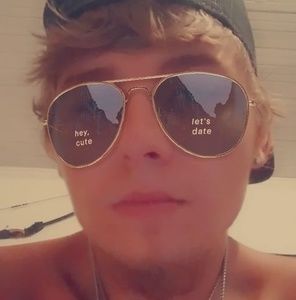 Meet your Posher, Lee